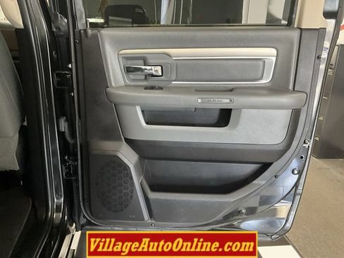 Used 2017 RAM 2500 Big Horn w/ Sport Appearance Group AWD/4WD image 32