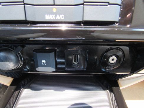Used 2010 Ford Escape Limited FWD image 37