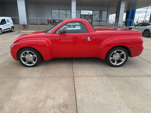 Used 2005 Chevrolet SSR w/ Preferred Equipment Group image 22