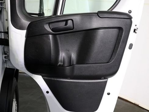 Used 2025 RAM ProMaster 2500 w/ U-Haul Equipment Group FWD image 28