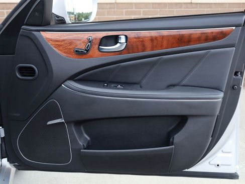 Used 2015 Hyundai Equus Signature RWD image 26