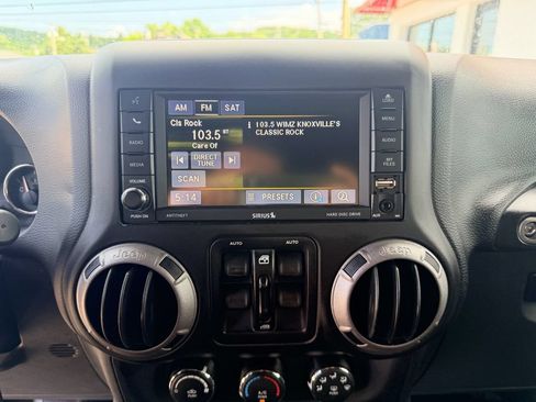 Used 2017 Jeep Wrangler Unlimited Sport w/ Quick Order Package 24S AWD/4WD image 20
