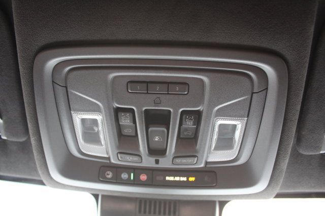 Used 2025 GMC Sierra 2500 Denali Ultimate AWD/4WD image 32
