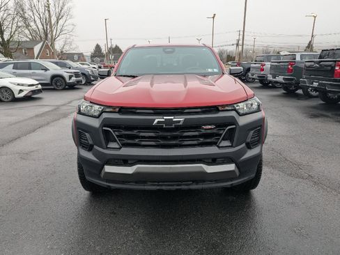 Used 2024 Chevrolet Colorado Trail Boss w/ Technology Package image 2