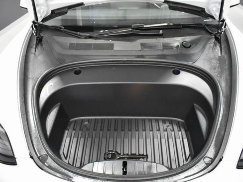 Used 2023 Tesla Model 3 Performance image 35