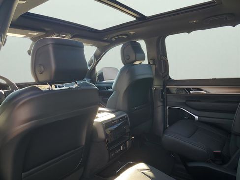 New 2026 Jeep Grand Wagoneer Limited image 18