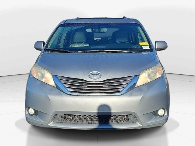 Used 2016 Toyota Sienna XLE FWD image 8