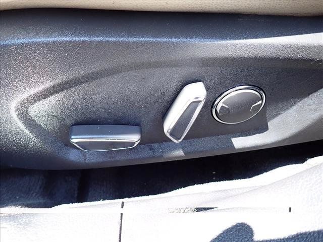 Used 2015 Ford Fusion Energi Titanium w/ Driver Assist Package FWD image 12