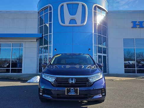Used 2024 Honda Odyssey Elite image 2