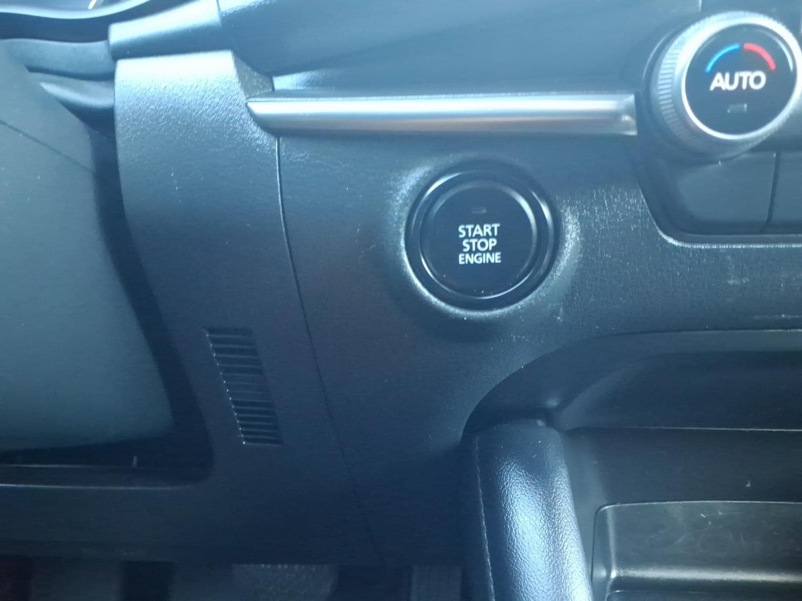 Used 2024 MAZDA MAZDA3 s FWD image 21