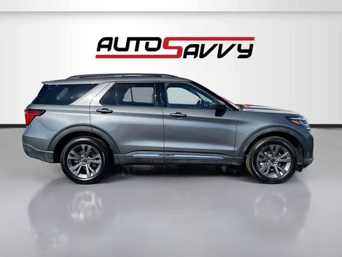 Used 2025 Ford Explorer Active w/ Active Comfort Package AWD/4WD image 8