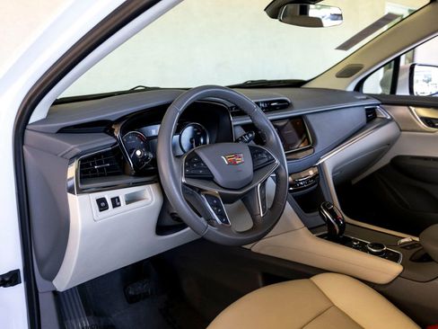 Used 2021 Cadillac XT5 Premium Luxury image 16