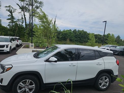 Used 2018 GMC Terrain SLE FWD image 4