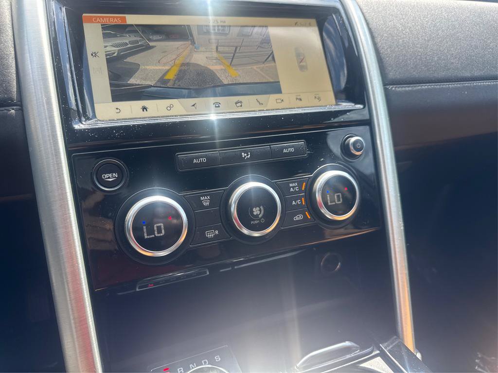 Used 2019 Land Rover Discovery HSE AWD/4WD image 19