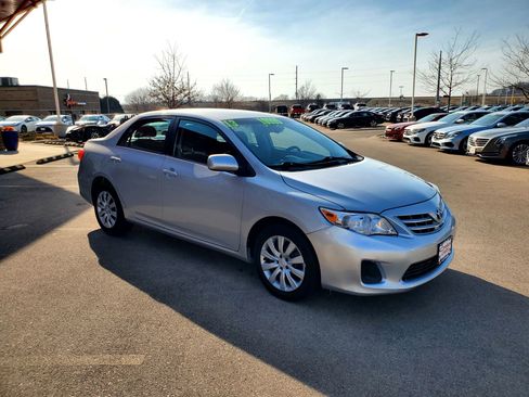 Used 2013 Toyota Corolla LE image 3
