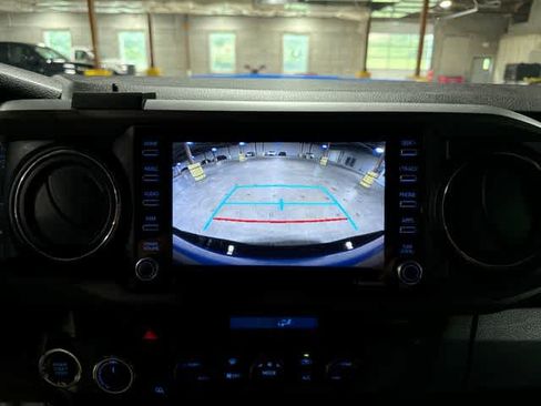 Used 2021 Toyota Tacoma TRD Sport AWD/4WD image 24