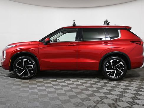 Used 2022 Mitsubishi Outlander SEL image 2