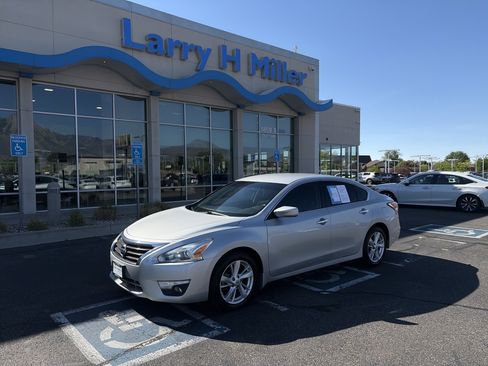 Used 2015 Nissan Altima 2.5 SV FWD image 1