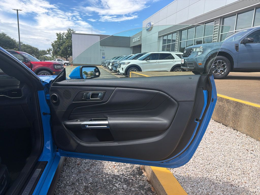 Used 2025 Ford Mustang GT Premium RWD image 14