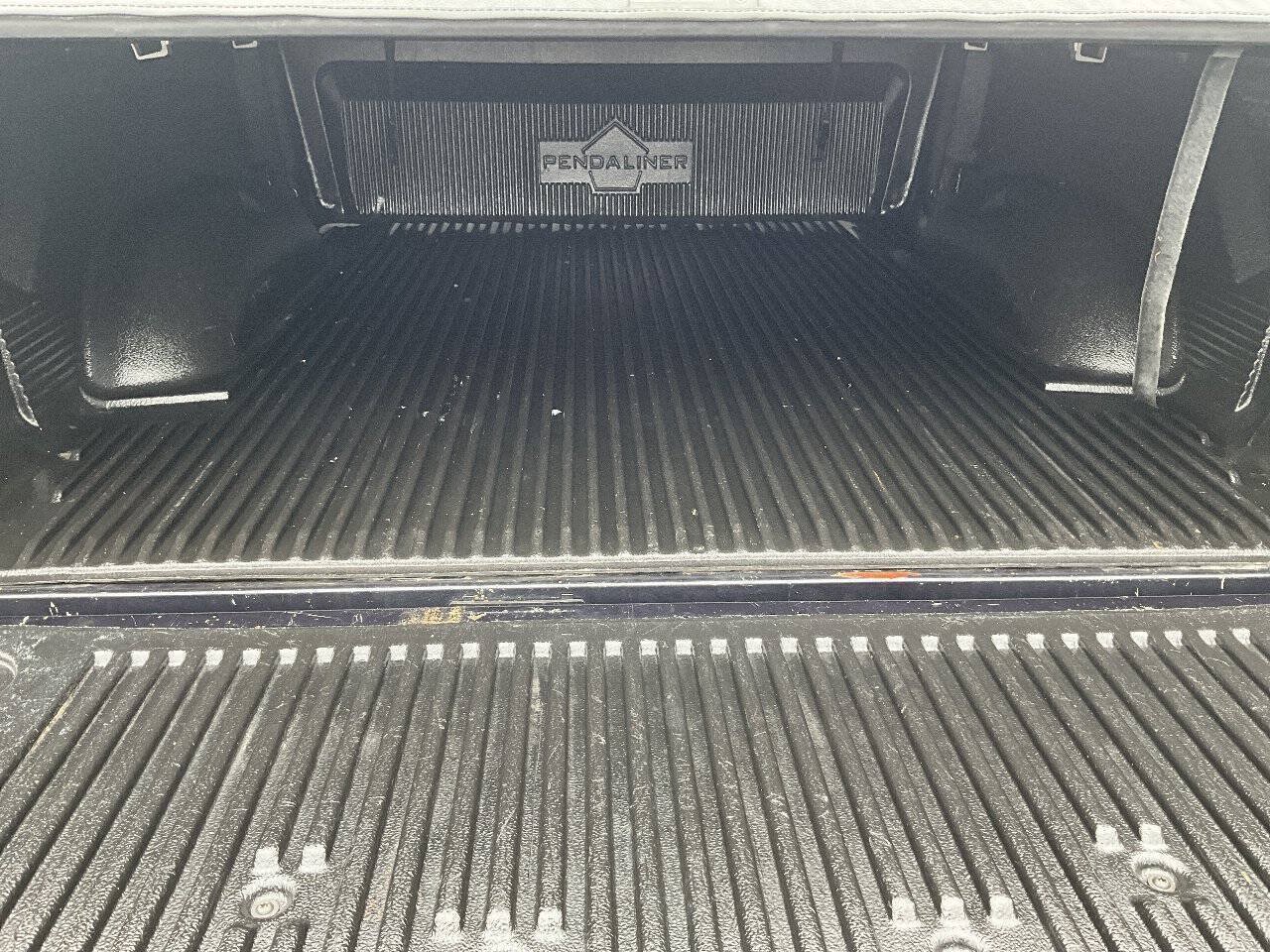Used 2017 RAM 1500 ST w/ SXT Appearance Group AWD/4WD image 16
