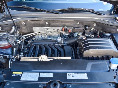 Used 2020 Volkswagen Atlas Cross Sport SEL image 28