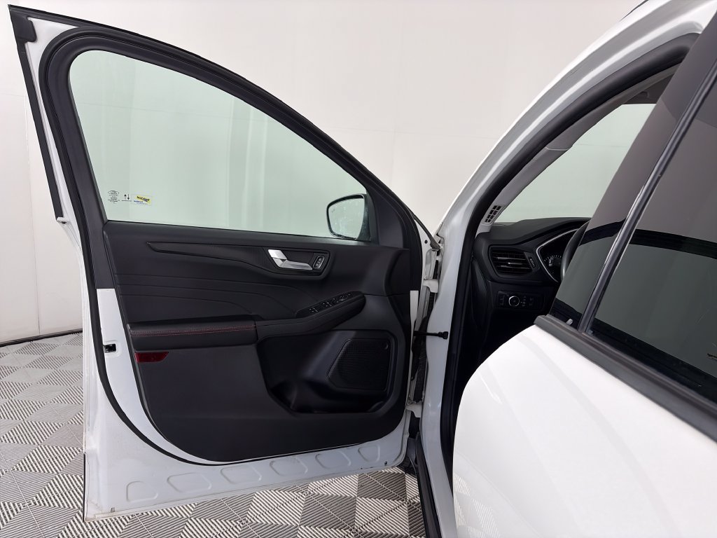 Used 2022 Ford Escape SEL w/ SEL Stealth AWD Package image 10