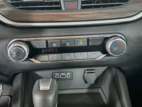 Used 2025 Nissan Altima 2.5 SV FWD image 22