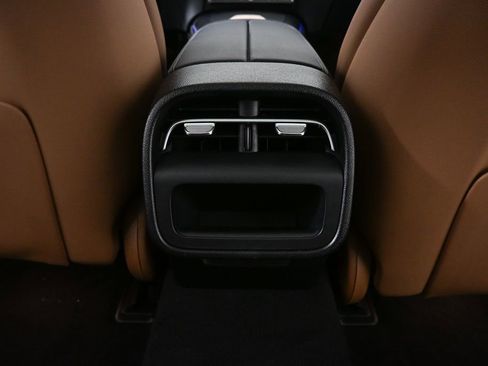 Used 2024 Mercedes-Benz E 450 4MATIC Sedan image 17