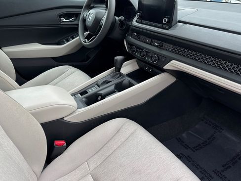 Certified 2023 Honda Accord EX image 32