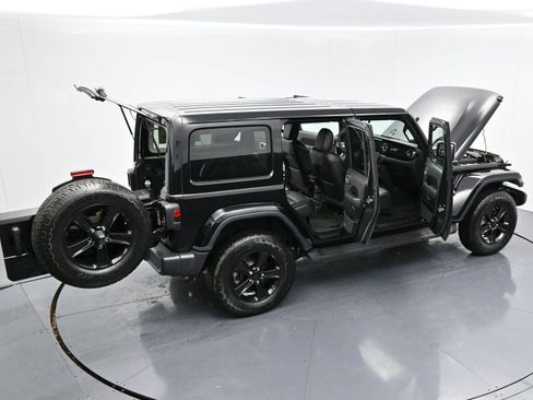 Used 2022 Jeep Wrangler Unlimited Sahara image 40