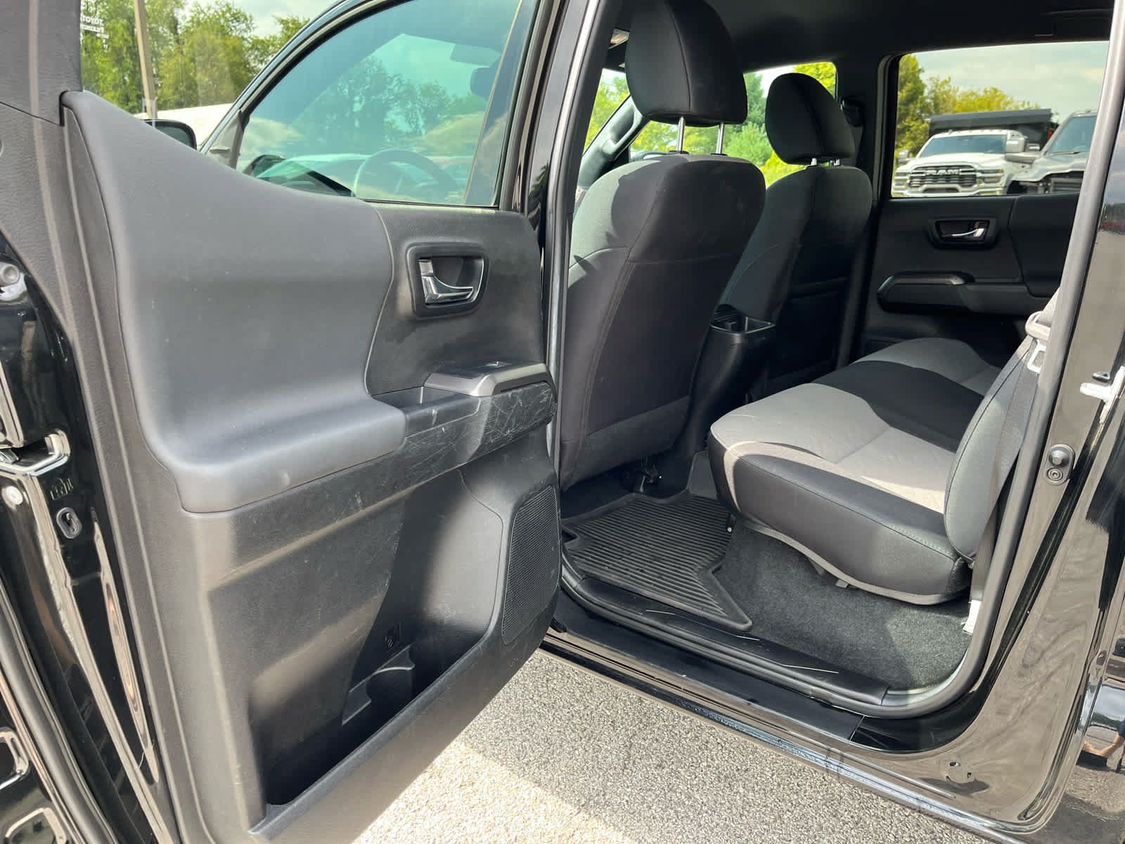 Used 2022 Toyota Tacoma TRD Sport AWD/4WD image 21
