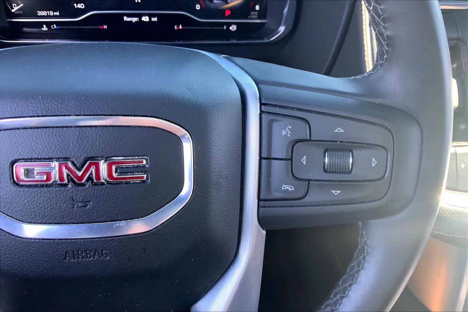 Used 2023 GMC Yukon SLT AWD/4WD image 25