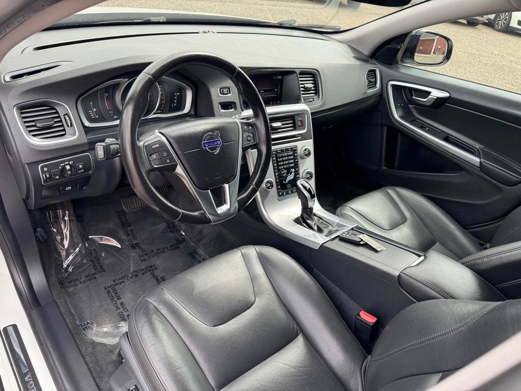 Used 2018 Volvo V60 T5 Cross Country w/ Convenience Package AWD/4WD image 15