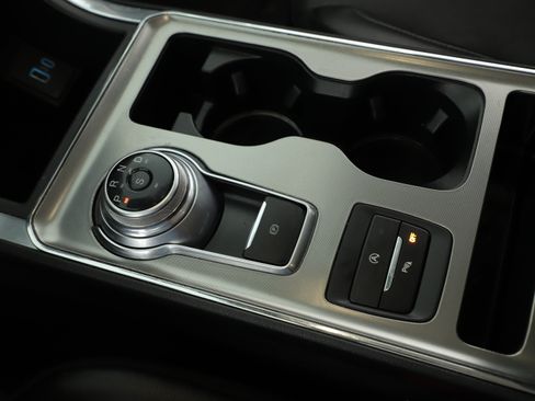 Certified 2022 Ford Edge Titanium w/ Equipment Group 301A image 16