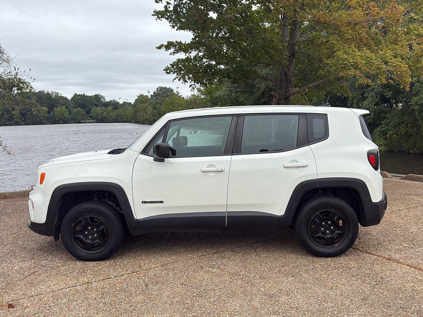 Used 2019 Jeep Renegade Sport w/ UConnect 7.0 Group AWD/4WD image 10