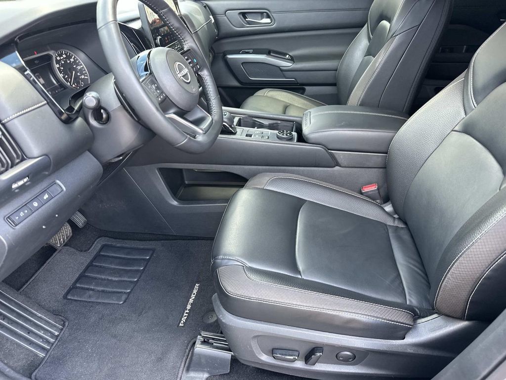 Used 2023 Nissan Pathfinder SL w/ SL Premium Package AWD/4WD image 14