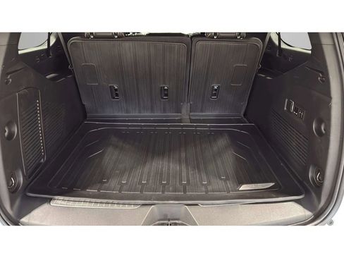 Used 2024 GMC Yukon XL AT4 w/ AT4 Premium Package AWD/4WD image 7