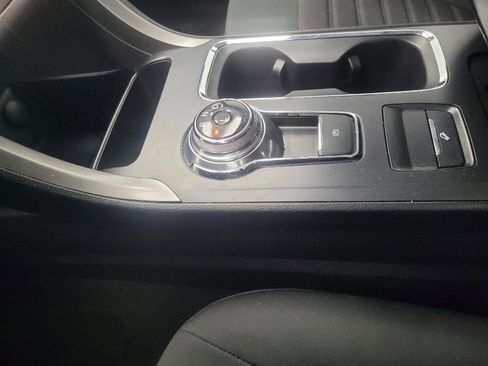 Used 2020 Ford Fusion SE FWD image 26