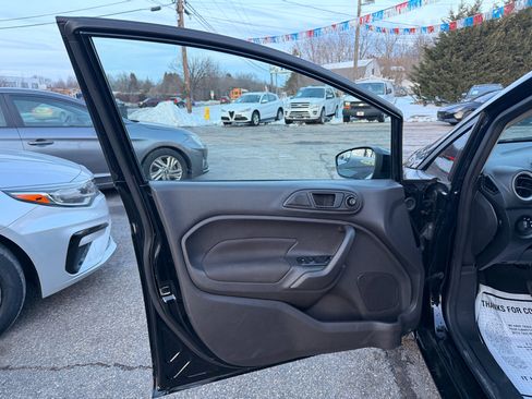 Used 2019 Ford Fiesta SE w/ Cold Weather Package image 16