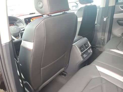 New 2026 Volkswagen Atlas Peak Edition image 15