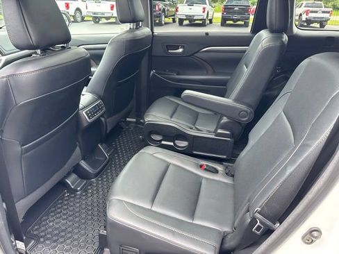 Used 2018 Toyota Highlander Limited AWD/4WD image 13