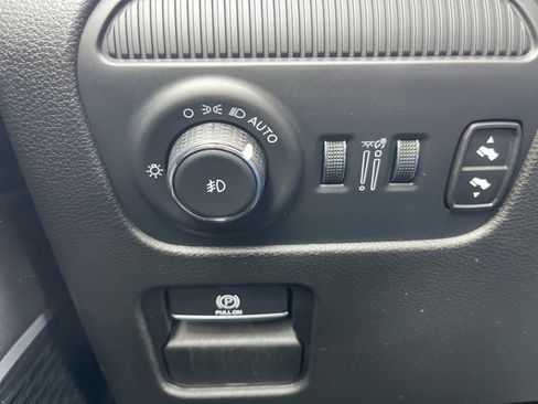 Used 2024 Jeep Wagoneer Series II w/ Flexible Seating Group image 30