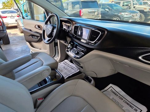 Used 2021 Chrysler Voyager Lxi FWD image 21