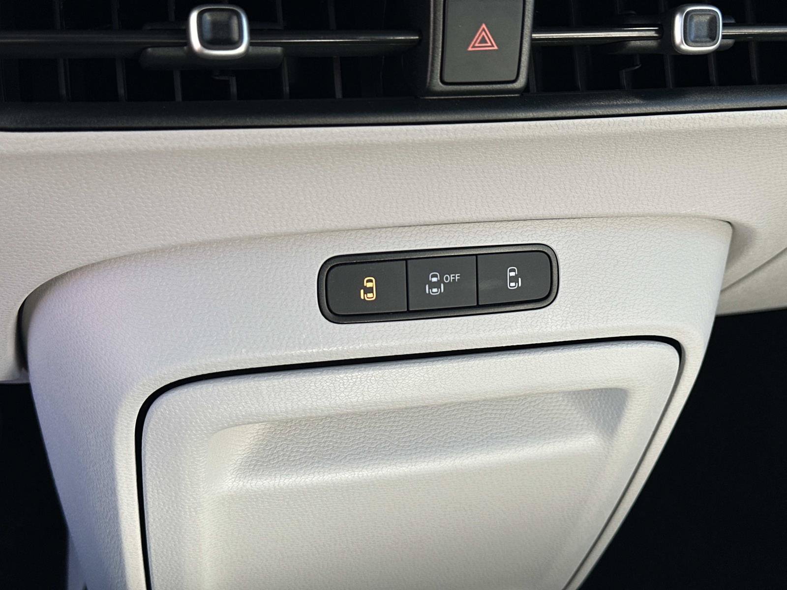 Certified 2025 Volkswagen ID. Buzz 1st Edition RWD image 17