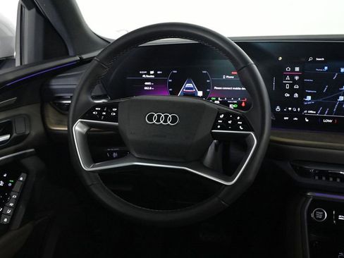 Used 2025 Audi Q5 Premium Plus w/ Premium Plus image 10