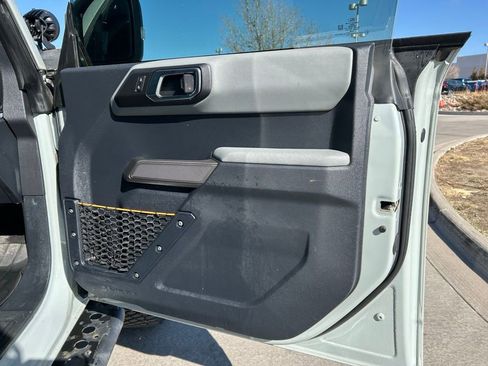 Used 2021 Ford Bronco Badlands image 25