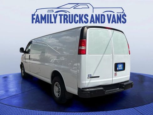Used 2019 Chevrolet Express 3500 Extended w/ Driver Convenience Package RWD image 3