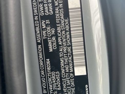 Certified 2025 Volvo XC60 B5 Plus AWD/4WD image 27