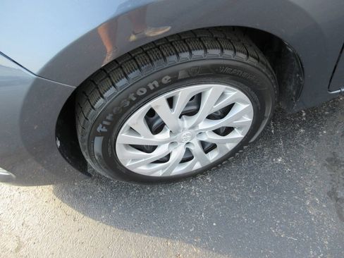 Used 2018 Toyota Corolla LE FWD image 11