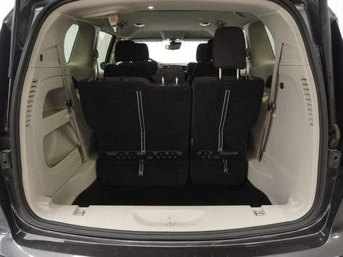 Used 2023 Chrysler Voyager LX image 42
